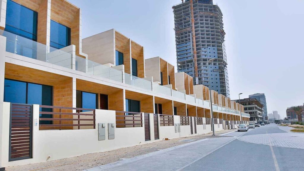AMC budget calculation UAE building